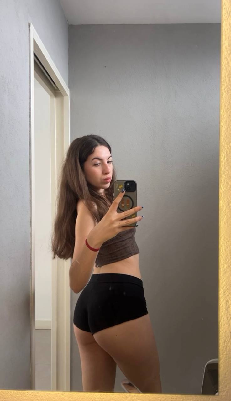 Amber in her underwear in Bhubaneshwar