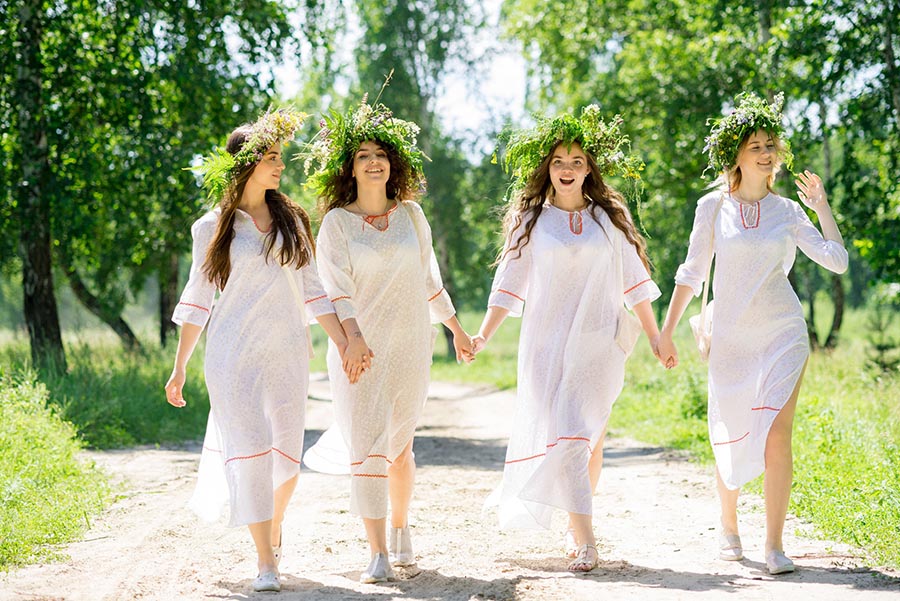 Slavic girls in Bhubaneshwar