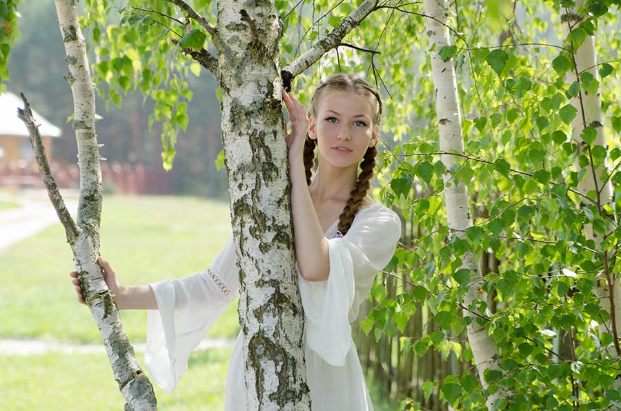 Women in Slavic costumes in Bhubaneshwar