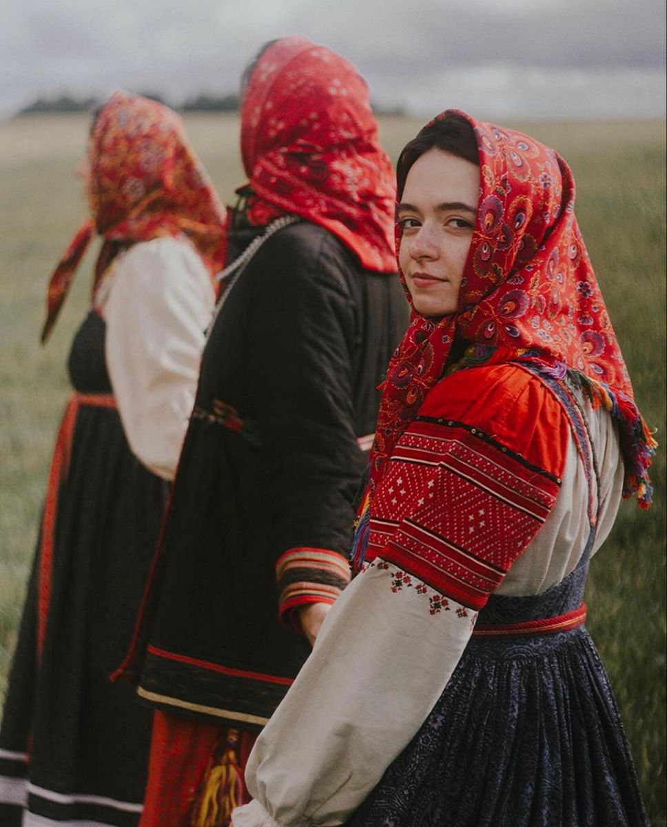 Women in Slavic costumes in Bhubaneshwar