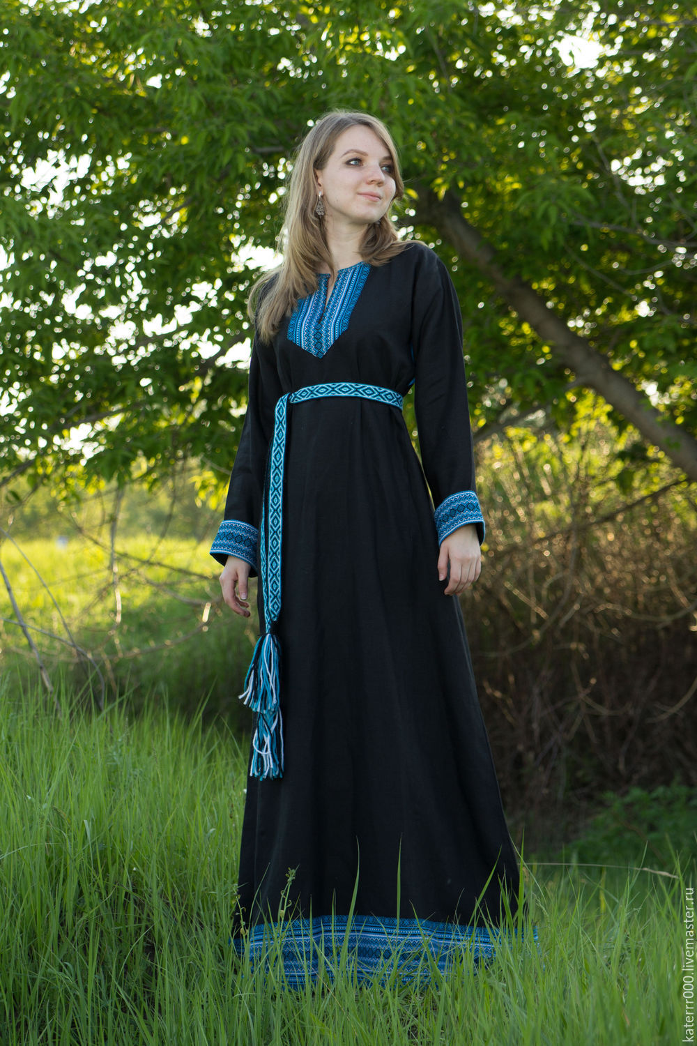 Women in Slavic costumes in Bhubaneshwar