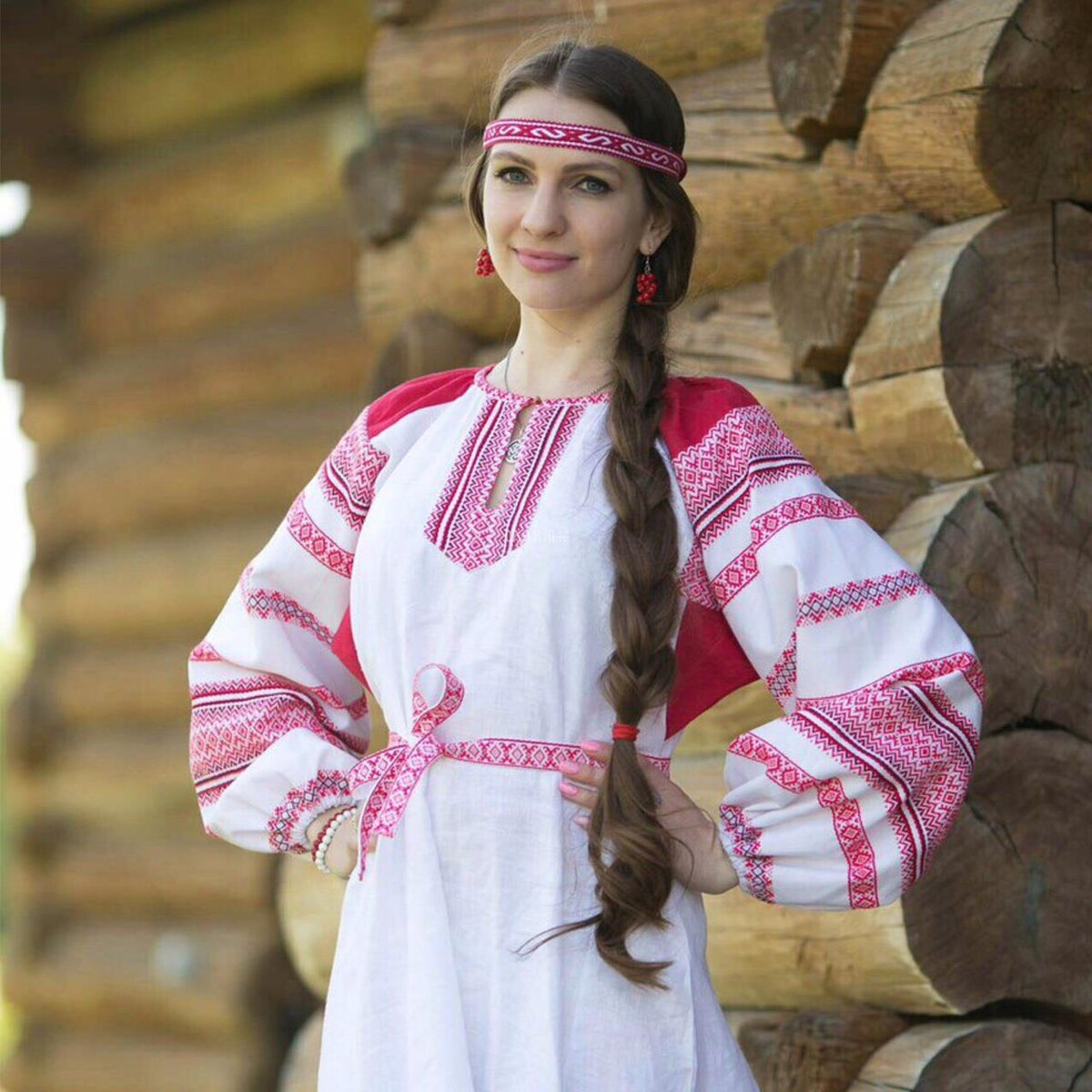 Girls in Slavic costumes in Bhubaneshwar