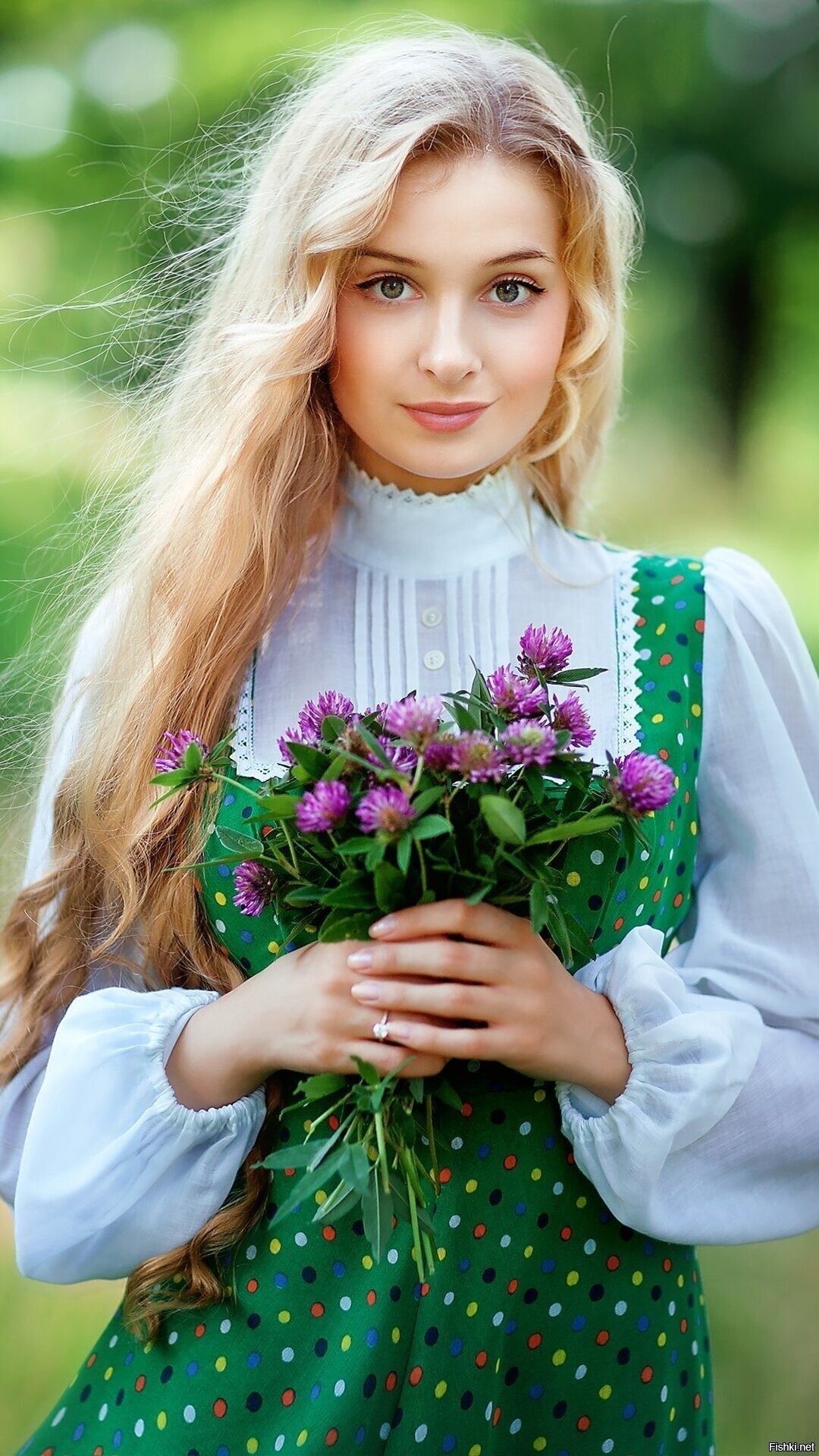 Girls in Slavic costumes in Bhubaneshwar
