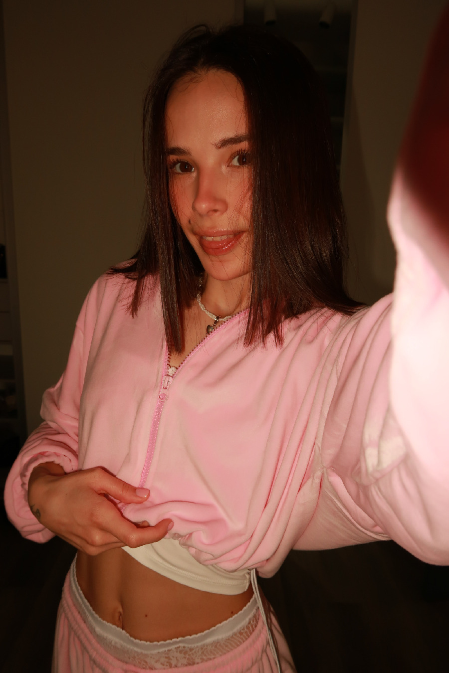 Tina brings the glow — live moments in Bhubaneshwar